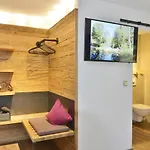 Waldkristall Hotel *