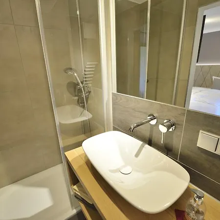Waldkristall Hotel *